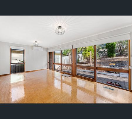 14 Rotherwood Avenue, Ringwood East, Vic 3135 - Photo 3
