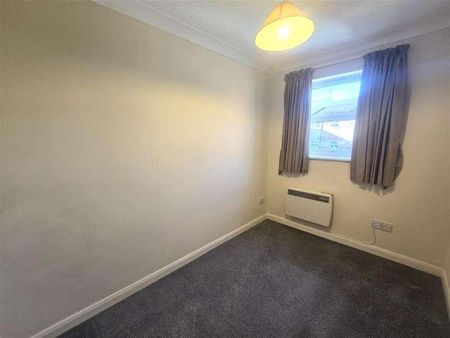 Phoenix Court, Elms Road, GU11 - Photo 4