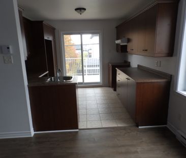 Logement 4 1/2 1 E étage Style Condo - Photo 2