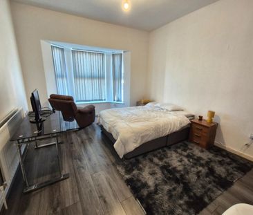 Room in a Shared House, Priory Road, L4 - Photo 1