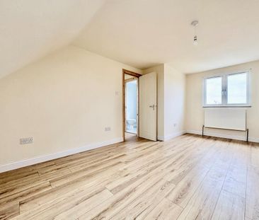 4 bedroom detached house to rent - Photo 4