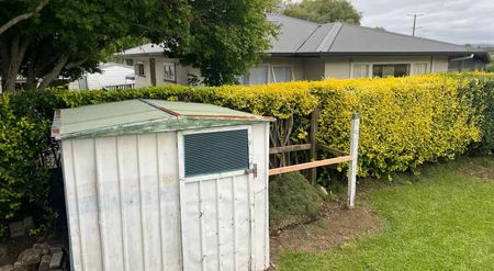 Sunny 3BR Home in Heart of Hairini! - Photo 5