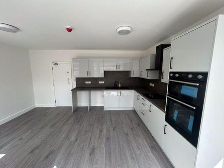 6 bedroom semi-detached house to rent - Photo 5