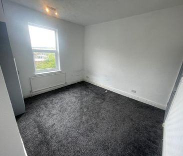 2 bed Terraced - To Let - Photo 2