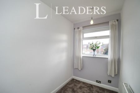 3 bedroom house to rent Beardsmore Grove, Hucknall, NG15 - Photo 4