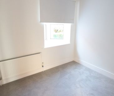 Three Bedroom Terraced House for Rent in Chelmsford - Photo 3