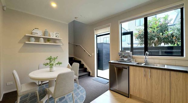 Two bedroom townhouse in Hobsonville - Photo 1