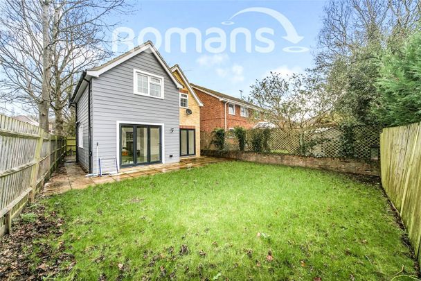 Venetia Close, Emmer Green, Reading, RG4 - Photo 1