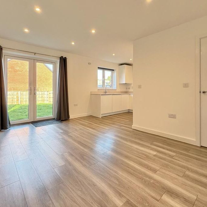 4 bedroom detached house to rent - Photo 1