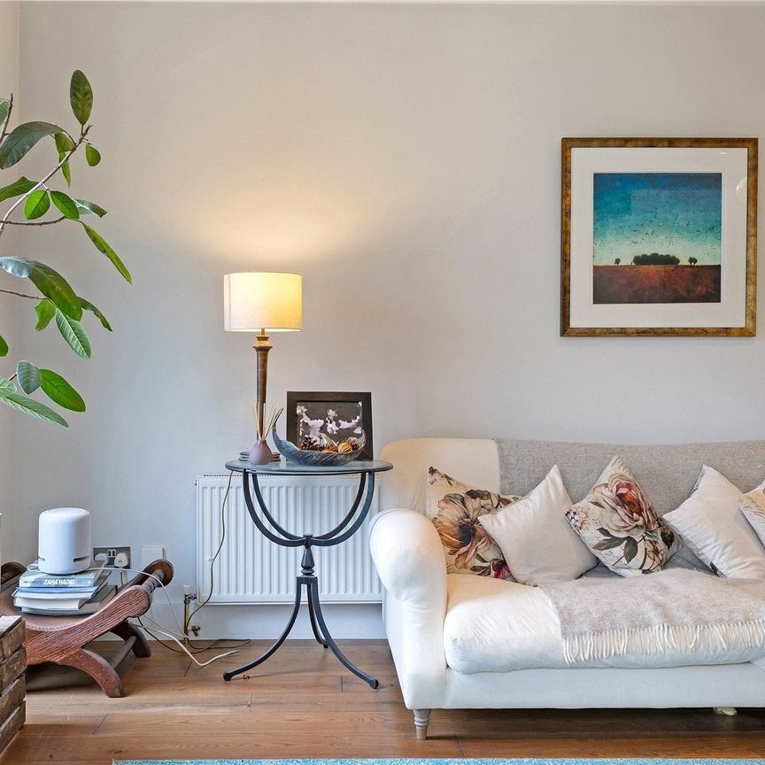 Grosvenor Road, Twickenham, TW1 flat - penthouse to rent - Photo 1