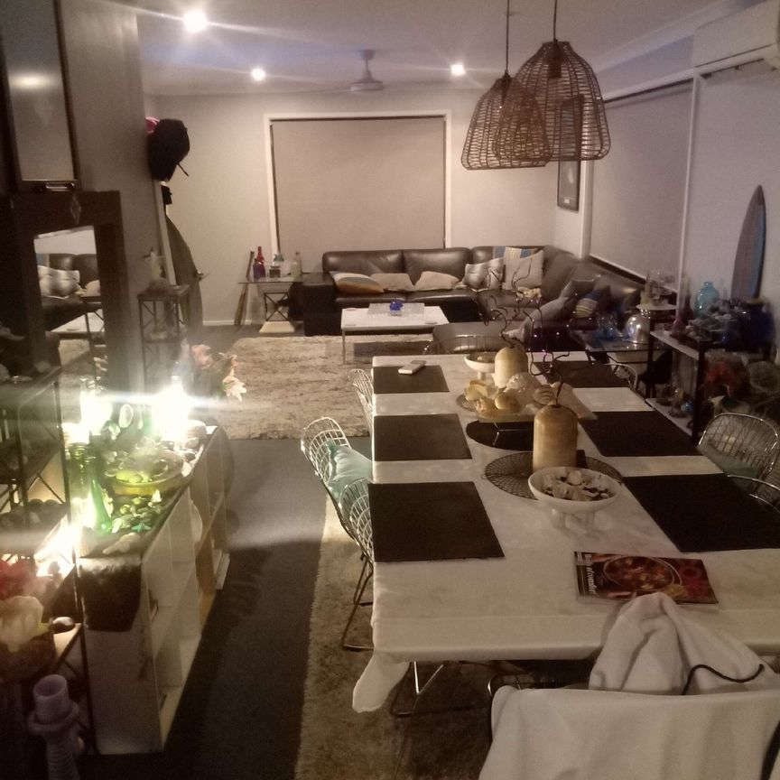 Mannering Park - Photo 1