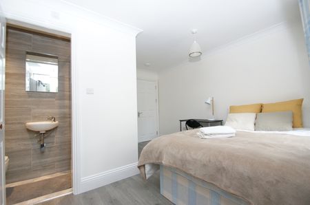Room in a Shared House, Carlisle Avenue, W3 - Photo 2