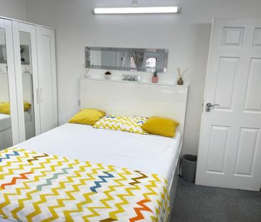 1 bedroom in a house share to rent - Photo 3