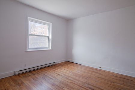 4890 Queen Mary Road - Photo 5