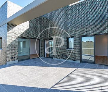 Luxury penthouse for rent in Esplugues de Llobregat, Catalonia - Photo 4