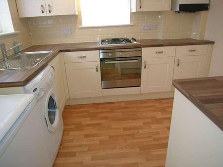 Bedroom Detached House In Winton, BH9 - Photo 3