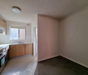 CONVENIENTLY LOCATED 2-BEDROOM UNIT FOR RENT - Photo 6