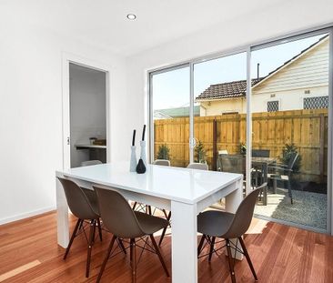 2/3 Edmund Street, Maidstone VIC 3012 - Photo 1