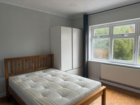 6 bedroom detached house to rent - Photo 4