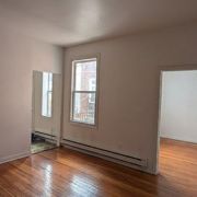 Grand Logement 61/2 3eme Etage - Photo 3