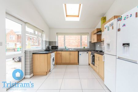 5 bed Semi-Detached House for Rent - Photo 5