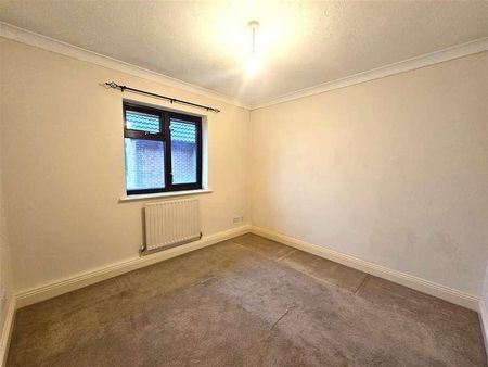 East Station Road, Aldershot, GU12 - Photo 2