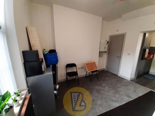 1 bedroom block of apartments to rent - Photo 1