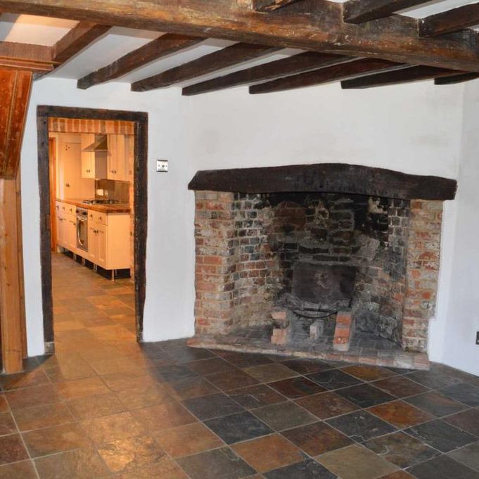 3 bedroom end of terrace house to rent - Photo 1