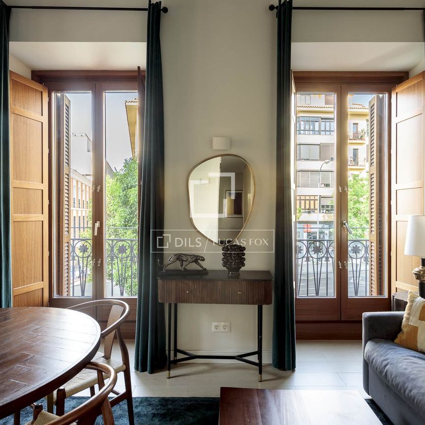 Excellent 2 Bedroom apartment for rent in Malasaña, Madrid - Photo 1