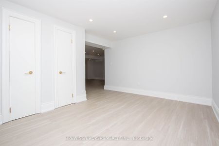 Detached Home For Lease | N8147164 - Photo 5