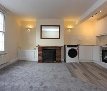 2 bedroom maisonette to rent - Photo 4