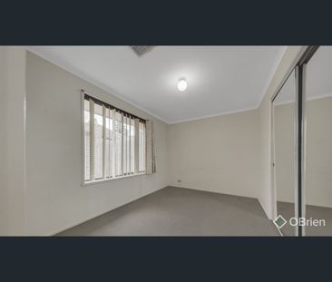1/6 Kestrel Place, Werribee, Vic 3030 - Photo 4