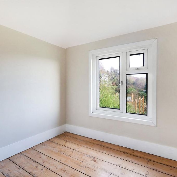 2 bedroom end of terrace house to rent - Photo 1