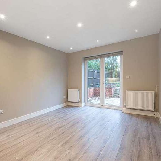 Park Road, East Barnet, EN4 - Photo 1