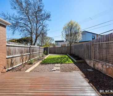 Stunning Two Bedrom Townhouse in Mawson - Photo 5