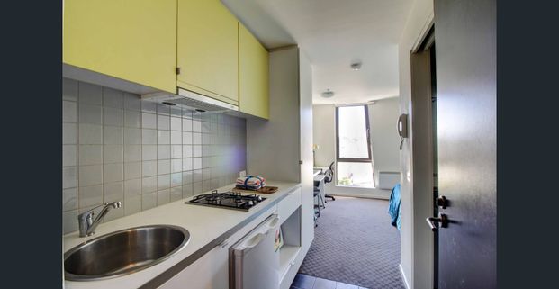 Student only accommodation. - Photo 1