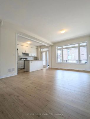 Condo Townhouse For Lease | N9250544 - Photo 1