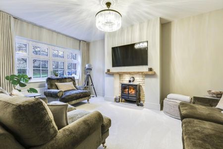 3 bedroom semi-detached house to rent - Photo 2