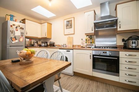 2 bedroom apartment to rent - Photo 5