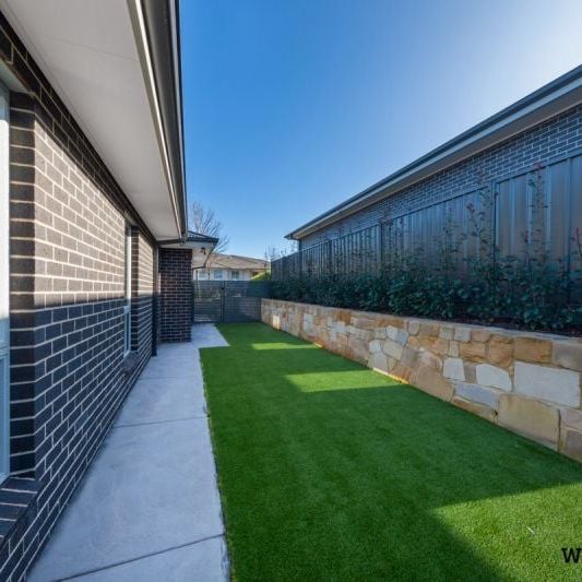 27 Baker Crescent, Googong - Photo 1