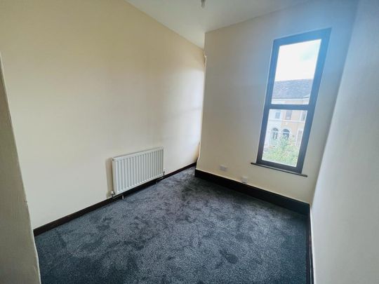 3 bedroom flat to rent - Photo 1