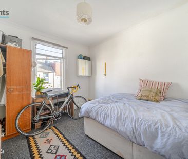 4 bedroom terraced house to rent - Photo 2