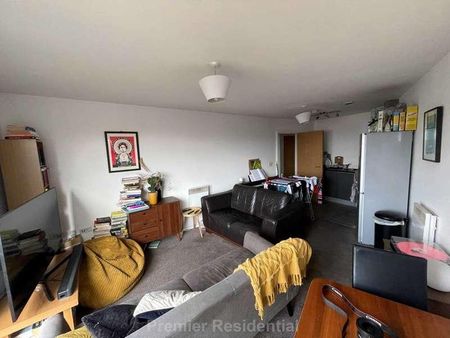 The Drum, Stillwater Drive, Manchester, M11 - Photo 4