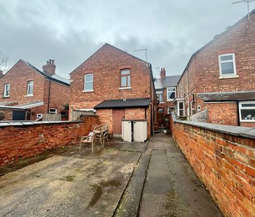 Spacious Four Bedroom Terrace - Photo 1