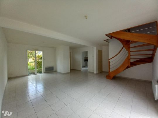 Quartier résidentiel, Proche accès A84, Pavillon de 103 m² très bien entretenu sur un terrain c... - Photo 1