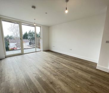 197 Windmill Lane, ., Cheshunt - Photo 2