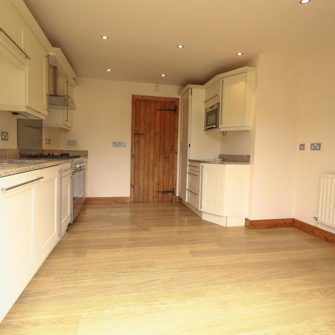 3 bedroom barn conversion to rent - Photo 1