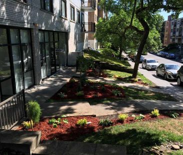 3 1/2 RÉNOVÉS, CHAUFFAGE EAU CHAUDE INCLUS, PRES UDEM, HEC, POLY, H... - Photo 4