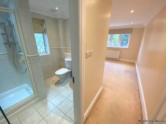 5 bedroom property to rent in Radlett - Photo 1