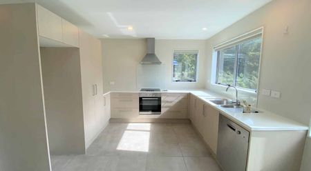 Stunner in Glen Eden - Photo 3